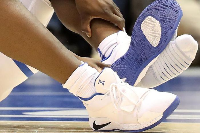 Fans React After Zion Williamson's Shoe Exploded