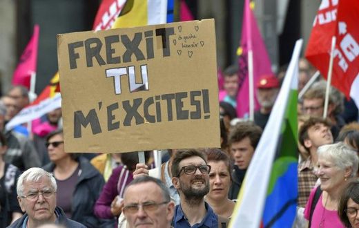 Far-right candidate Marine Le Pen has promised to hold a referendum on "Frexit", a French withdrawal from the EU, if she wins