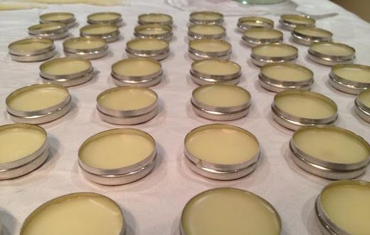 How to make your own lip balm