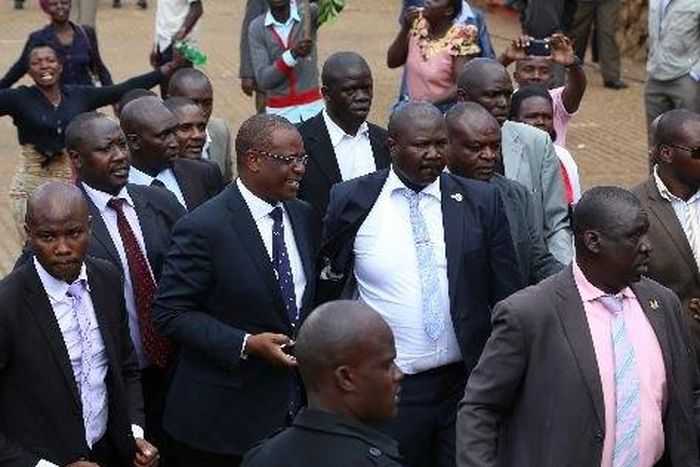 ___6440353___https:______static.pulse.com.gh___webservice___escenic___binary___6440353___2017___3___28___15___Evans+Kidero+bodyguards