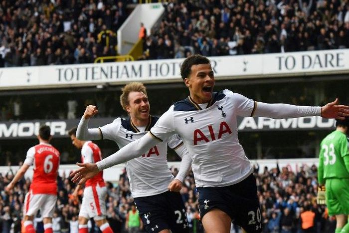 Tottenham Hotspur's midfielder Dele Alli (R) celebrates scoring with Christian Eriksen on April 30, 2017