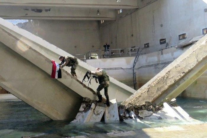 Pro-regime fighters at the Ain al-Fijeh water pumping station, near Damascus, on January 29, 2017