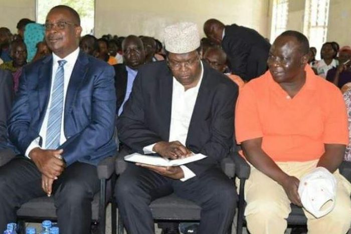 Nairobi Governor Evans Kidero (left), Miguna Miguna (centre) and Reuben Ndolo at the SDA Church, Jericho, Nairobi.