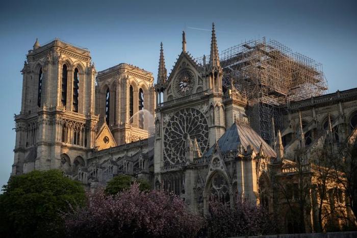 The contest is to decide whether the monument should have a new spire at all and if so, whether it should be identical to the fallen 19th-century model or be a wholly new design