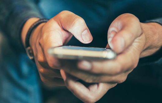 How to Survive Dating App Anxiety