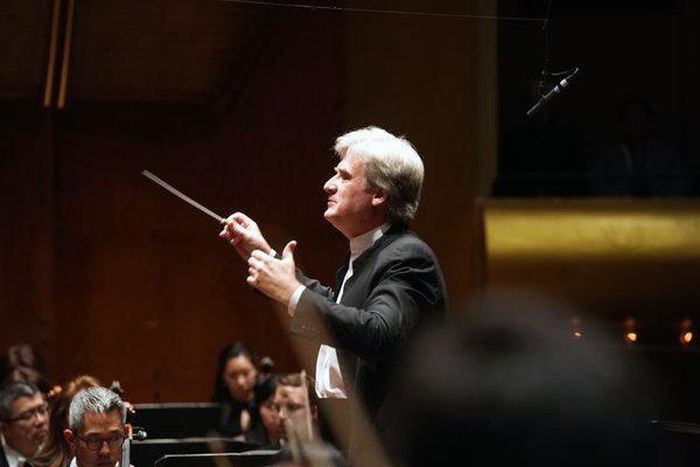 Review Thomas dausgaard should be a philharmonic regular