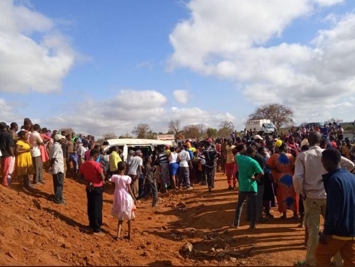 8 killed in grisly road accidents