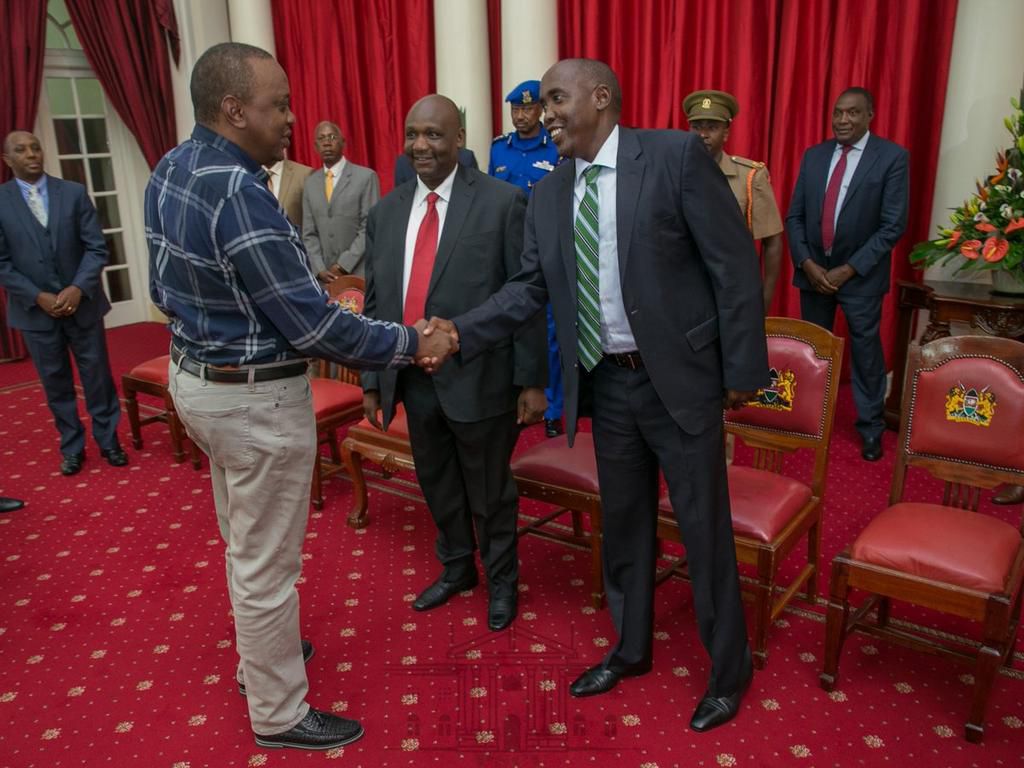 President Uhuru Kenyatta with Kajiado County Governor Joseph Ole Lenku and Narok Governor Samuel Ole Tanui at State House (PSCU)