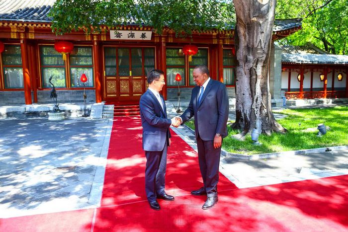 President Uhuru Kenyatta with Han Zheng, the First Vice Premier of the People's Republic of China (PSCU)