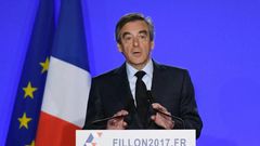 French presidential candidate Francois Fillon addresses a press conference in Paris on March 1, 2017