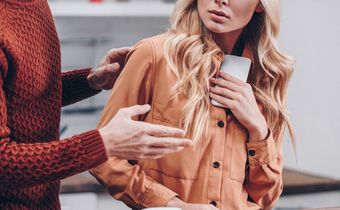 10 Signs Of A Controlling Boyfriend-And What To Do