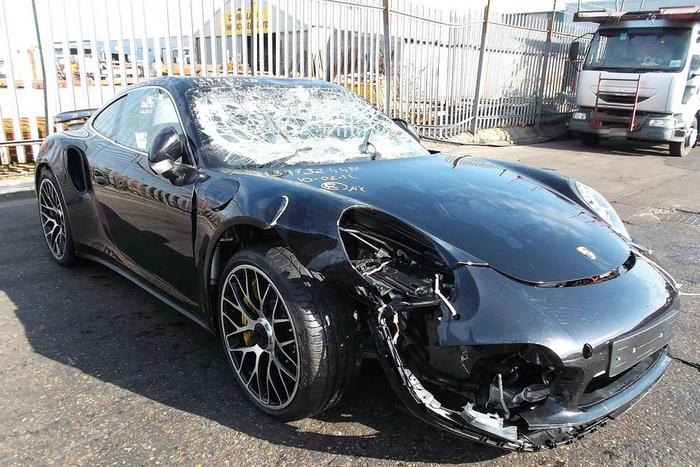 ___5815128___https:______static.pulse.com.gh___webservice___escenic___binary___5815128___2016___11___27___6___Porsche-911-crash