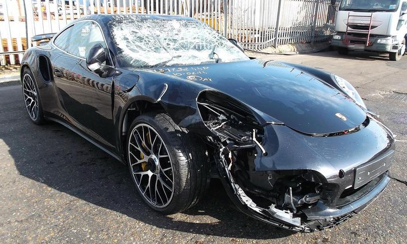 ___5815128___https:______static.pulse.com.gh___webservice___escenic___binary___5815128___2016___11___27___6___Porsche-911-crash