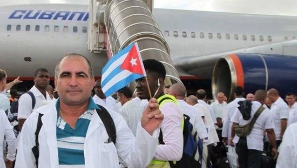 Cuban doctors arriving in Kenya after the two governments signed an exchange program deal (Twitter)