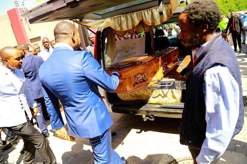 Pastor Alph Lukau resurrects dead man (Courtesy)