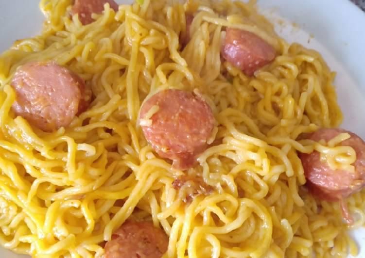 Indomie with sausages (Cookpad)