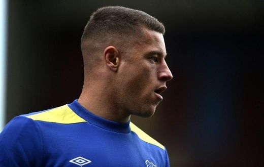 Everton's English midfielder Ross Barkley warms up ahead of the English Premier League match between Burnley and Everton at Turf Moor in Burnley on October 22, 2016