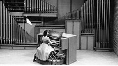 Marilyn Mason, Globe-Trotting Organist and Teacher, Dies at 93