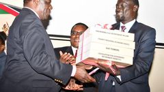 Governor Josphat Nanok hands over the instruments of power shortly after Governor oparanya was elected CoG chair (Twitter)