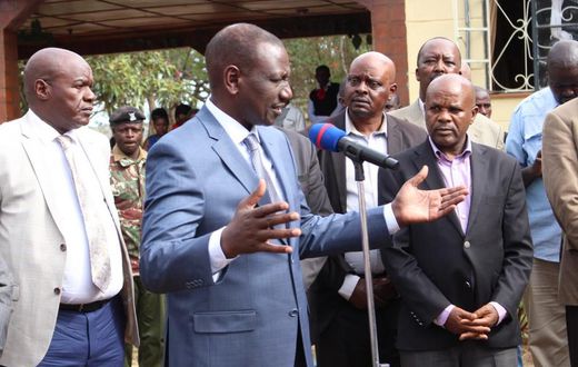DP William Ruto mingles with mourners at the Kabimoi home of the deceased Jonathan Moi (Twitter)