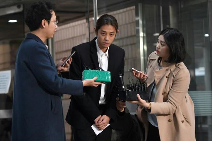 Jung (C) appeared at the court for a hearing hours earlier and said he had "committed unforgivable crimes"