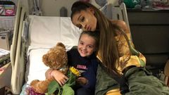 Ariana Grande visits bomb victims in the hospital