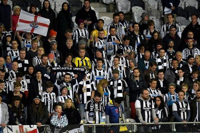 A Yoann Gouffran strike and an Henri Lansbury own goal propelled Newcastle back to the top of the Championship and a step closer to an immediate return to the Premier League in a 2-0 win over Aston Villa