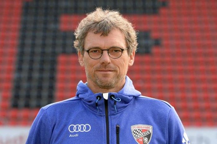 Assistant coach Michael Henke says the underdogs Ingolstadt will take inspiration from the New England Patriot's Super Bowl comeback in their match against Bayern Munich