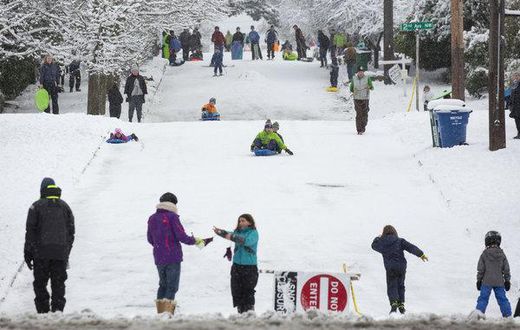 Snows smack Seattle, where winter is supposed to be about rain