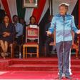 President Uhuru Kenyatta addressing Girl Guides and Scouts who had visited State House. He revealed that female CSs are among the best perfomers (PSCU)
