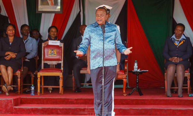 President Uhuru Kenyatta addressing Girl Guides and Scouts who had visited State House. He revealed that female CSs are among the best perfomers (PSCU)