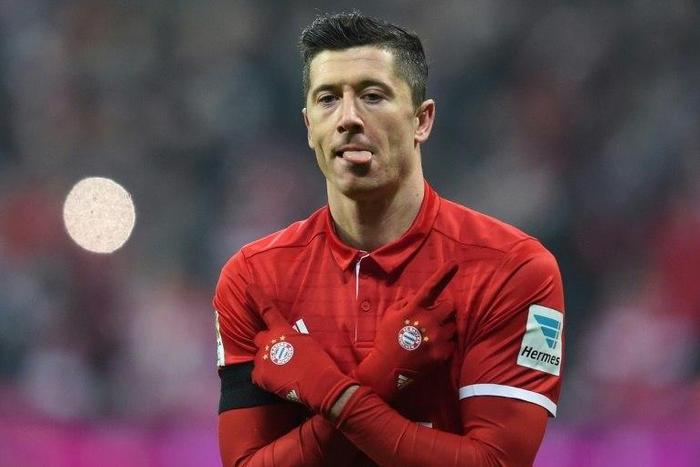 Bayern Munich's Robert Lewandowski celebrates after scoring his side's third goal against RB Leipzig in Munich, Germany, on December 21, 2016