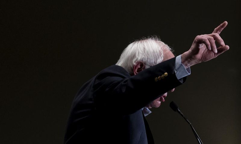 Centrists Squirm as 2020 Democrats Swerve Left