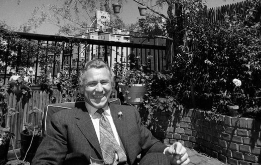 Joe Sirola, Actor Who Found Riches in Commercials, Dies at 89