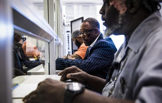 Sanders Backs Full Voting Rights for Prisoners, Kicking Off Debate