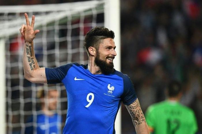 France's forward Olivier Giroud celebrates after scoring a goal during the friendly football match against Paraguay on June 2, 2017