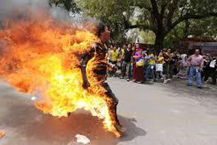 A person set on fire (Illustration)