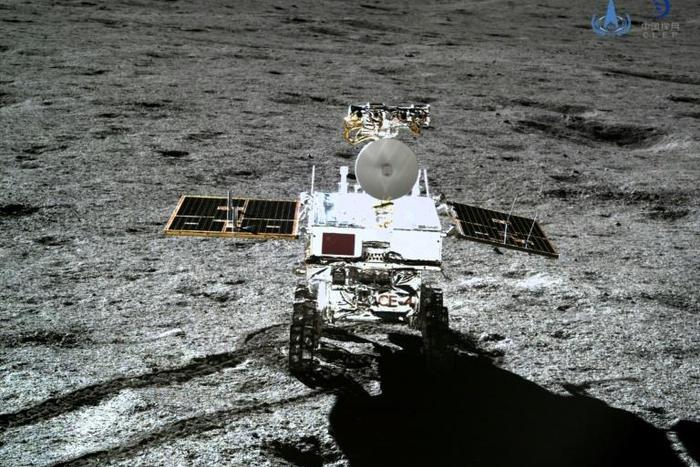 Images sent back by the Chang'e-4 probe showed that a cotton sprout had grown well, but the other plants had not taken