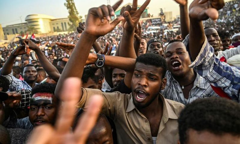Sudanese protesters have kept up their campaign for the country's military leaders to make way for civilian rule, with tens of thousands taking part in a "million-strong" march on Thursday