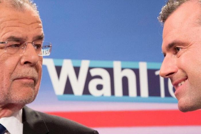 Austrian presidential candidates Alexander Van der Bellen (left) and Norbert Hofer (right)
