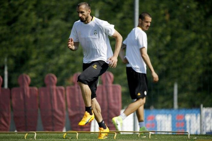 Juventus' Italian defender Giorgio Chiellini takes part in a training session at the Juventus Training Center in Vinovo, near Turin, on April 10, 2017