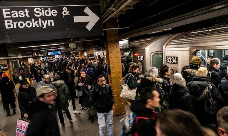 L train slowdown: First weekend disruption is frustrating, but not disastrous