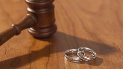 Divorce gavel and ring