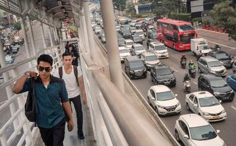 Driving to work is easy Walking, not so much