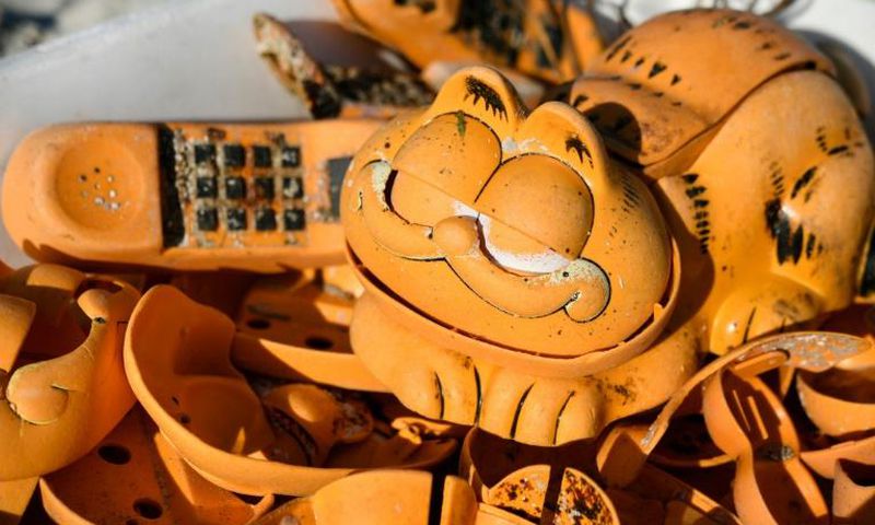 The group had long suspected a lost shipping container was to blame for the plastic pieces of the novelty landline phones, that have plagued the northern Finistere beaches