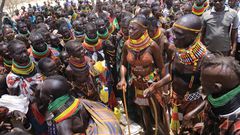 Photos of Akothee in Turkana helping drought victims