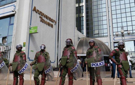 Anti-riot Administration Police guard the IEBC offices at Anniversary Towers on June 6, 2016. Officials from smaller political parties on Tuesday stormed the offices.