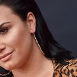 Demi Lovato Posted A Makeup-Free Photo With A Zit
