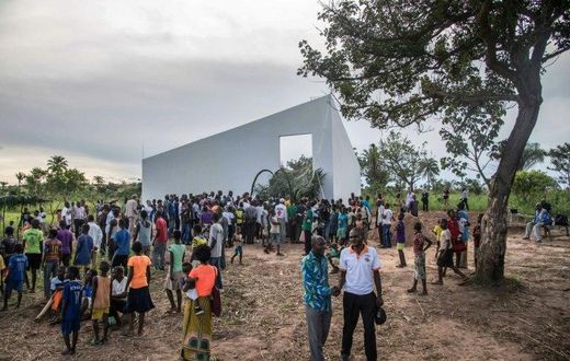 The "White Cube" gallery in DR Congo aims to promote local art and crafts in a former Unilever palm oil plantation town
