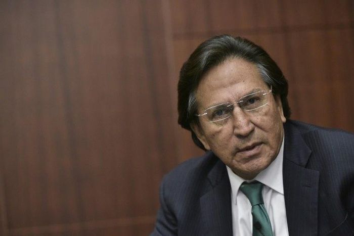 An international arrest warrent has been issued for former Peruvian president Alejandro Toledo over accusations he took a $20-million bribe
